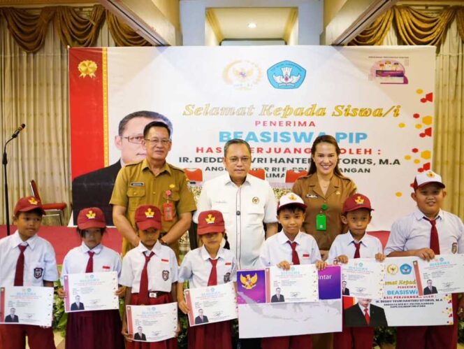 
 Beasiswa Program Indonesia Pintar 2025 Disalurkan di Malinau, Perhatian Pemerintah Pusat Dukung Pendidikan di Daerah