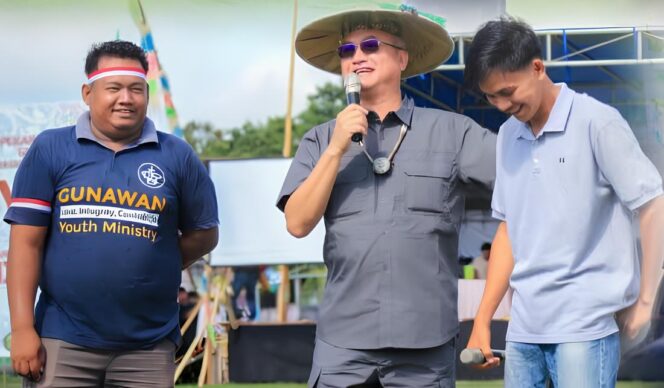 
 Bupati Wempi Tekankan Pentingnya Keseimbangan Spiritual & Pendidikan Dalam Seminar Pemuda GKII
