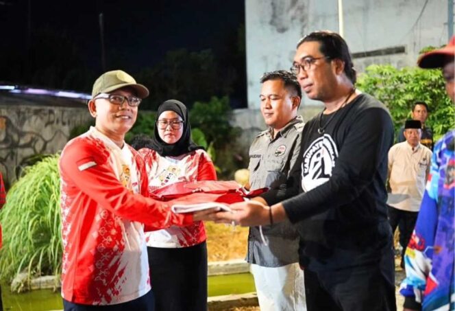 
 Jelang Bulan Agustus, Pemkab Nunukan Gelar Apel Pemasangan dan Pembagian Bendera  Merah Putih