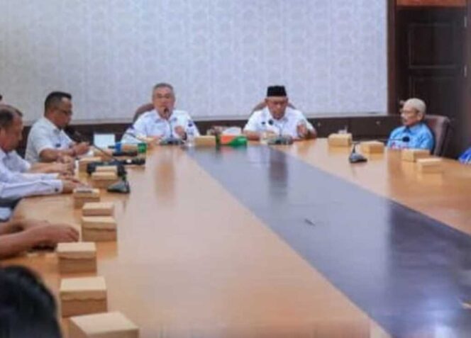 
 Bupati Wempi Pimpin Rakor Lanjutan Bersama Ormas, Dukung Penuh Pelaksanaan IRAU Sebagai Wadah Persatuan Masyarakat Malinau