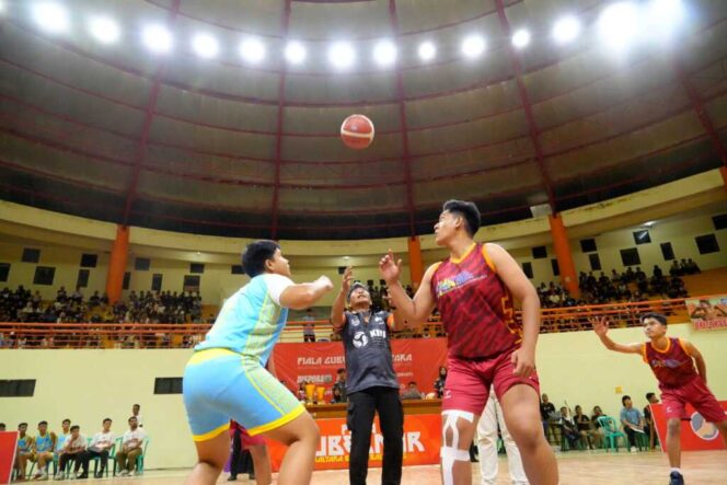 
 Gubernur Buka Turnamen Basket Pelajar Kaltara 2025, Harapkan Lahir Banyak Atlet Berprestasi