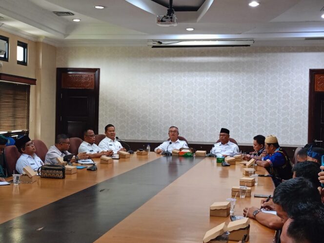 
 Rakor Bersama Lembaga Adat dan Paguyuban, Bupati: IRAU Bisa Tetap Jalan, Tapi Keselamatan Prioritas Utama