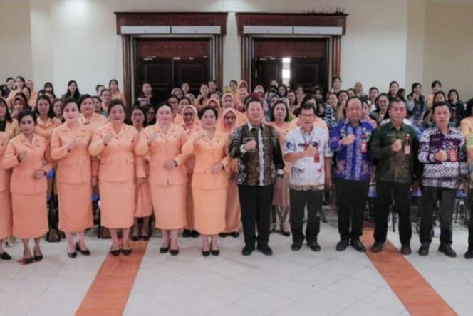 
 Sekda Ernes Silvanus Buka Musda II Dharma Wanita Persatuan