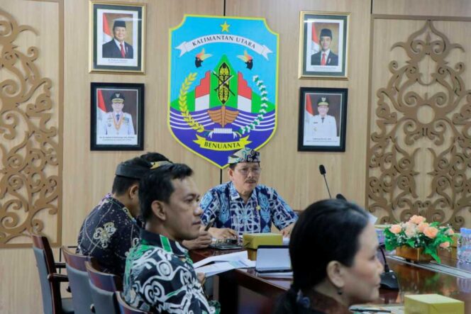 
 Wagub Hadiri Rapat Realisasi APBD 2025, Wamendagri Paparkan Langkah Strategis Pertumbuhan Ekonomi Nasional