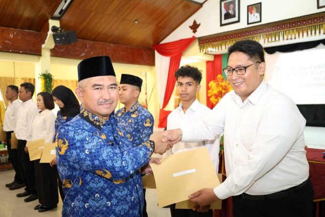 
 Wali Kota Serahkan SK bagi 13 ASN dan 83 PPPK di Lingkungan Pemkot Tarakan