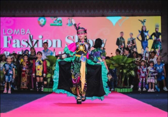 
 319 Peserta Ramaikan Fashion Show, Batik Malinau Jadi Sorotan