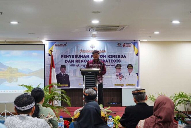 
 Gubernur Himbau Perangkat Daerah Tingkatkan Capaian SAKIP