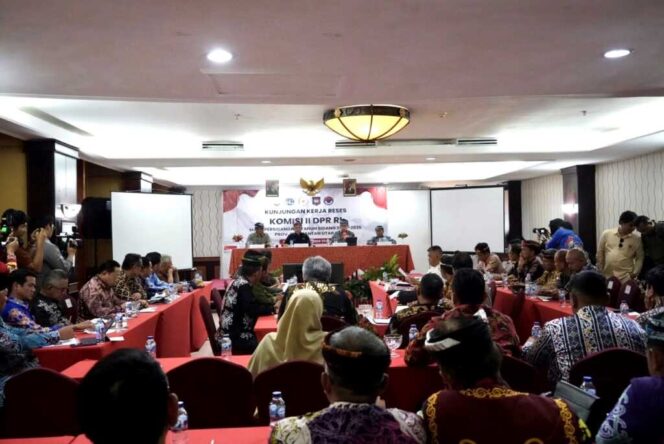 
 Gubernur Terima Kunjungan Kerja Reses Komisi II DPR RI dan Wamendagri, Dorong Percepatan Pembangunan PLBN Kaltara