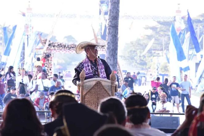 
 KKB NTT Pukau masyarakat malinau di Panggung Budaya Padan Liu’ Burung, Bupati Malinau Apresiasi Semangat Persatuan