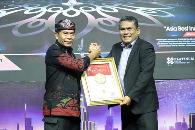 
 Lagi, Gubernur Zainal Raih Penghargaan Asia The Best Innovative Leader of Indonesia 2025