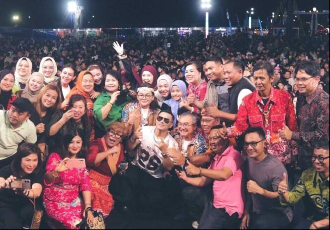 
 Hujan, Batik, dan Cinta: Malam Tak Terlupakan Bersama Judika di Malinau