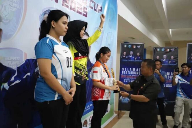 
 Penyerahan Hadiah Kejuaraan Menembak BMC, Atlit Diminta Siapkan diri Hadapi Porprov