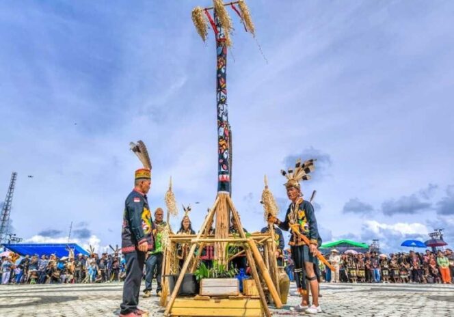 
 Ritual Dayak Punan yang Hidup Kembali: Mekan Taun Tano di Negeri Sang Pengendali Air