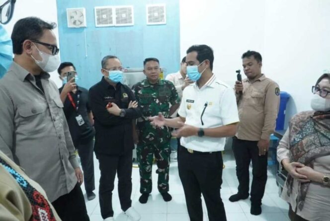 
 Tinjau Dapur MBG di Sebatik Tengah, Wamendagri Apresiasi Gerak Cepat Pemkab Nunukan