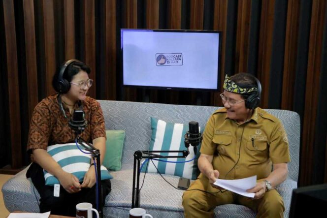 
 Live Podcast, Wagub Tegaskan Komitmen Dukung Program 1 Juta Rumah di Kaltara