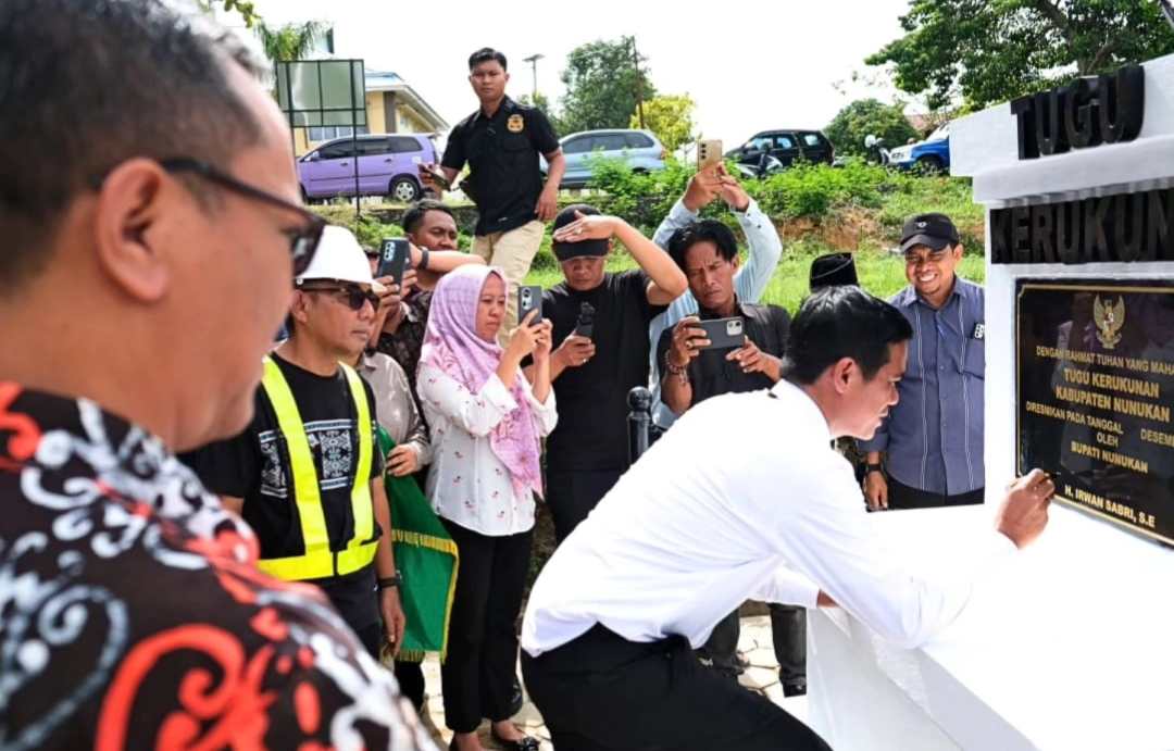 Bupati Nunukan Irwan Sabri Serahkan Ambulans Jenazah Lintas Agama dan Resmikan Tugu Kerukunan 