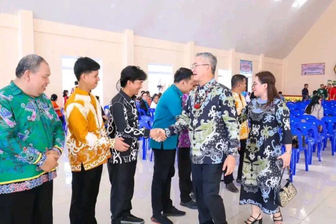 
 Bupati Wempi Dorong Penguatan Ekspresi Iman dan Budaya di Parade Musik Gerejawi