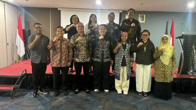 
 Desa Sarjana Unggul, Bupati Wempi Lepas Generasi Muda Malinau Menembus Pendidikan Dunia