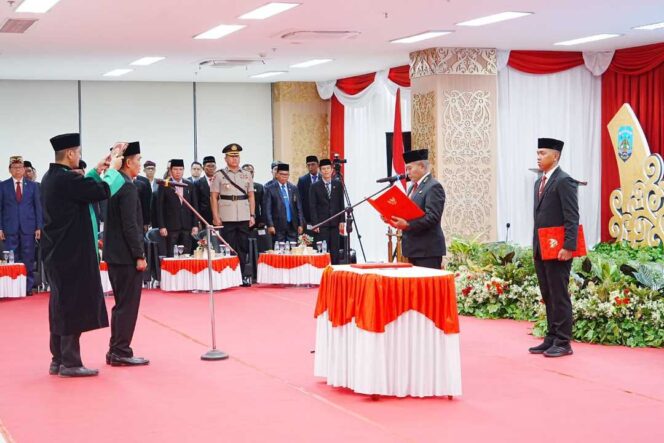 
 Gubernur Kalimantan Utara (Kaltara) Dr. H. Zainal A. Paliwang, S.H., M.Hum secara resmi melantik H. Denny Harianto, S.E., M.M sebagai Sekretaris Daerah Provinsi (Sekprov) Kaltara, Jumat (19/12). 