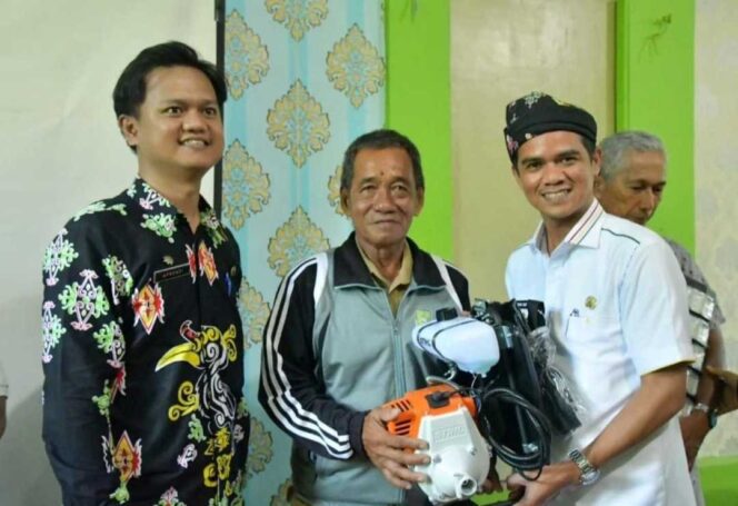 
 Penyerahan Bantuan Barang Kepada Masyarakat Kecamatan Nunukan Selatan