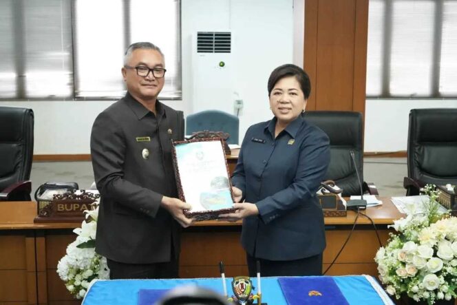 
 Rapat Paripurna DPRD, Bupati Wempi Mawa: Apresiasi dan Terimakasih untuk Sinergi Eksekutif–Legislatif demi Masyarakat Malinau