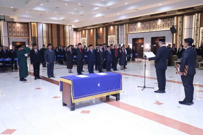 
 Bupati Malinau Lantik 14 Kepala Dinas Baru, Lakukan Rotasi dan Mutasi JPT Pratama