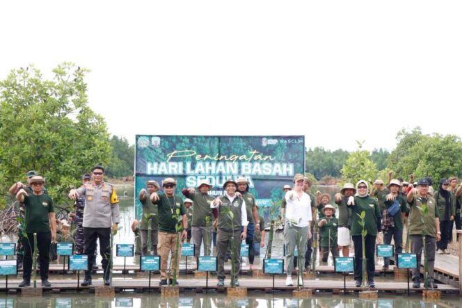 
 Hari Lahan Basah Sedunia, Gubernur Kaltara–Menhut RI Perkuat Pelestarian Mangrove