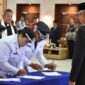 Jaga Kesinambungan Pemerintahan, Bupati Wempi Lantik Kades PAW Desa Kelapis, Kuala Lapang dan Pujungan
