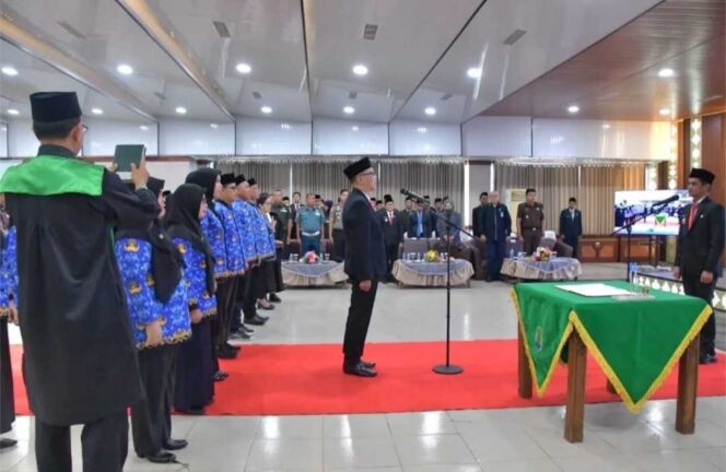 
 Penjabat Sekretaris Daerah Resmi Dilantik Bersama dengan Pejabat Fungsional dilingkungan Pemerintah Kabupaten Nunukan