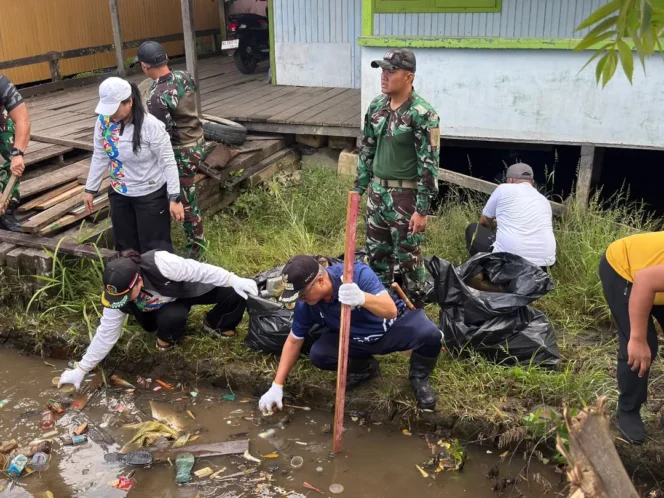 
 Bupati Malinau Pimpin Aksi Bersih-Bersih Kota Pasca Banjir dan Libur Lebaran