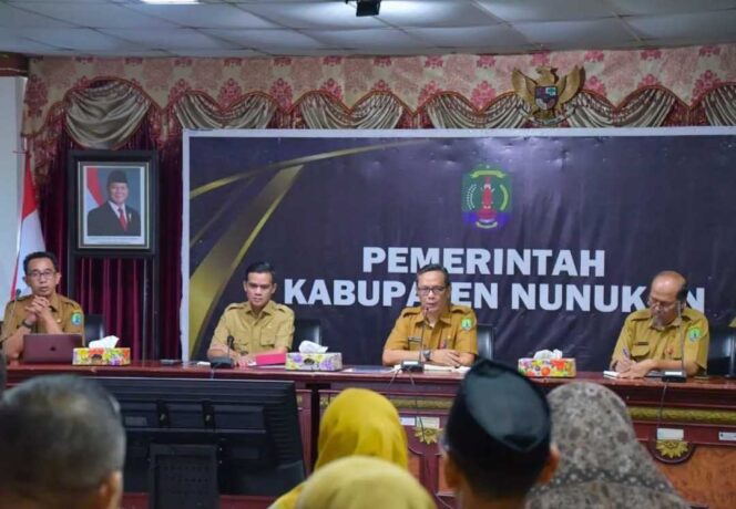 
 Bupati Pimpin Rakor Pimpinan Perangkat Daerah Bahas Kesiapan Idul Fitri dan Pasokan BBM di Nunukan