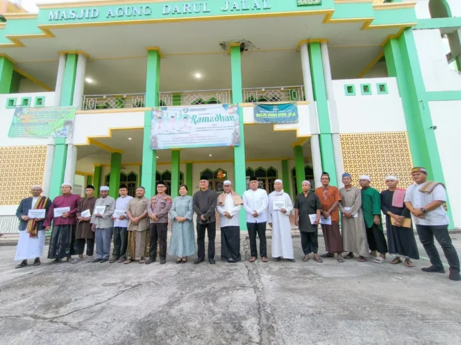
 Bupati dan Wabup Malinau Hadiri Safari Ramadhan di Masjid Agung Darul Jalal