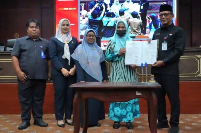 
 Rapat Paripurna DPRD Nunukan Setujui 3 Raperda Inisiatif DPRD dan 1 Raperda Usulan Pemerintah