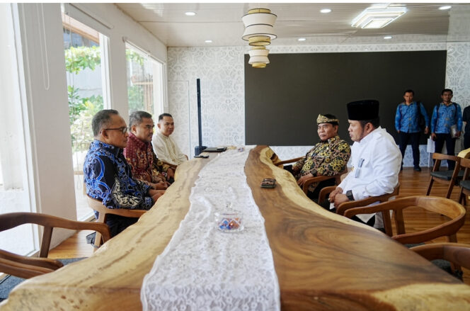 
 Sambut Kepala OJK Baru, Gubernur Dorong Penguatan Sinergi dan Stabilitas Keuangan