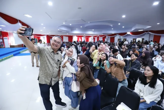 
 Hadir Sebagai Narasumber pada Kuliah Umum UBT, Bupati Wempi Ajak Generasi Muda Bersama Membangun Kaltara