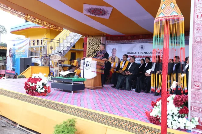 
 Sekda Malinau Hadiri Pengurapan Dedi Suryawan Sebagai Pendeta ke-1419 Gereja Toraja