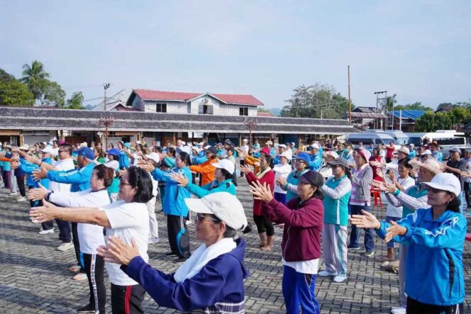 
 Senam dan Cek Kesehatan Warnai Perayaan Paskah Lansia di Desa Wisata Pulau Sapi