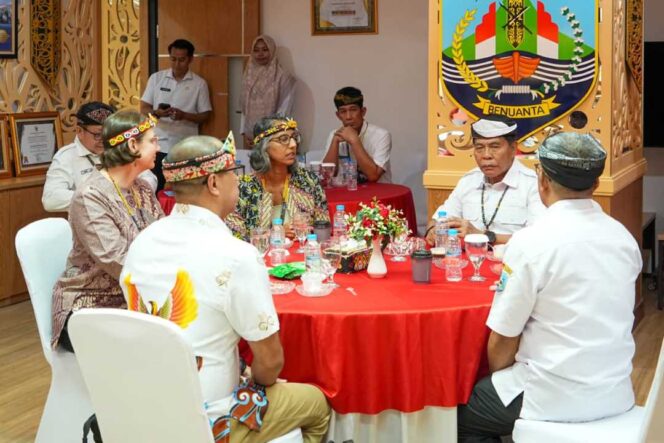 
 Gubernur Terima Kunjungan Wadubes Australia, Perkuat Kerja Sama Layanan Publik