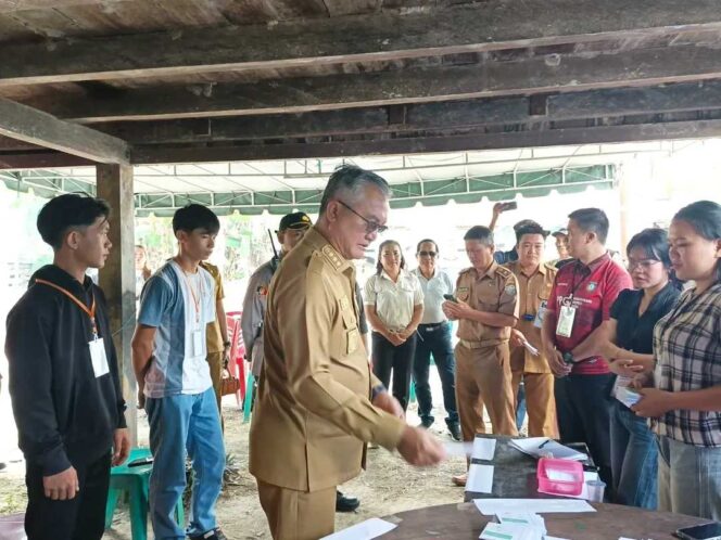 
 Bupati Monitoring TPS, Pemilihan Ketua Rukun Tetangga Yang Diselenggarakan Serentak di Kabupaten Malinau