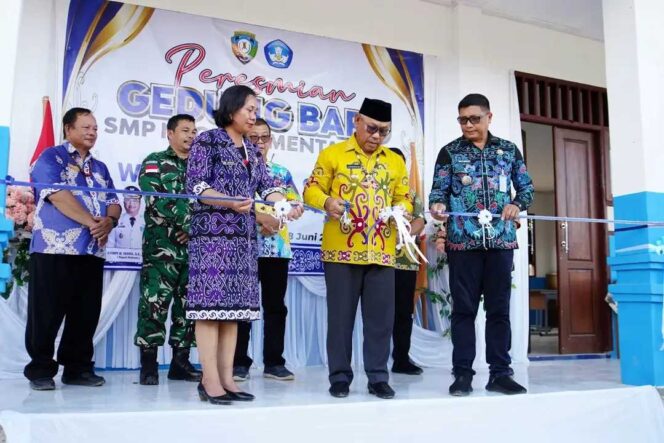 
 Resmikan Gedung Baru SMPN 3 Mentarang, Wabup Jakaria Tegaskan Pendidikan Investasi Masa Depan Malinau