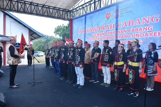 
 Ketua PDL Kaltara Wempi Mawa Kukuhkan Pengurus Baru Tana Tidung dan Dorong Penguatan Kader