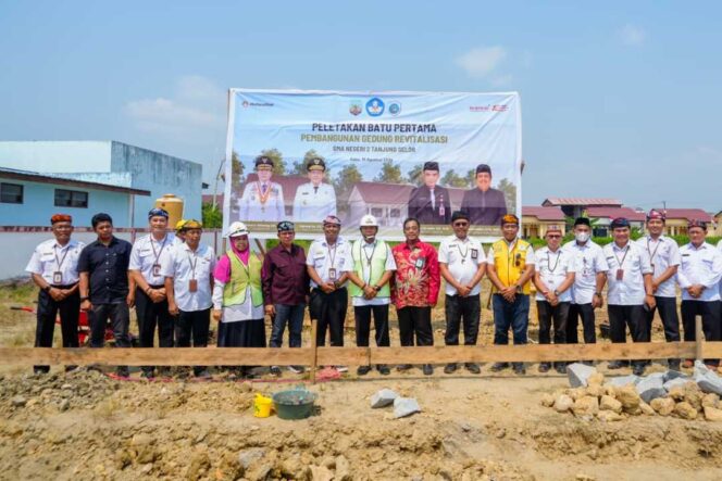 
 Gubernur Letakkan Batu Pertama Revitalisasi SMAN 2 Tanjung Selor