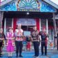 Kunjungan Kerja di Malinau, Kapolda Kaltara Dianugerahi Gelar