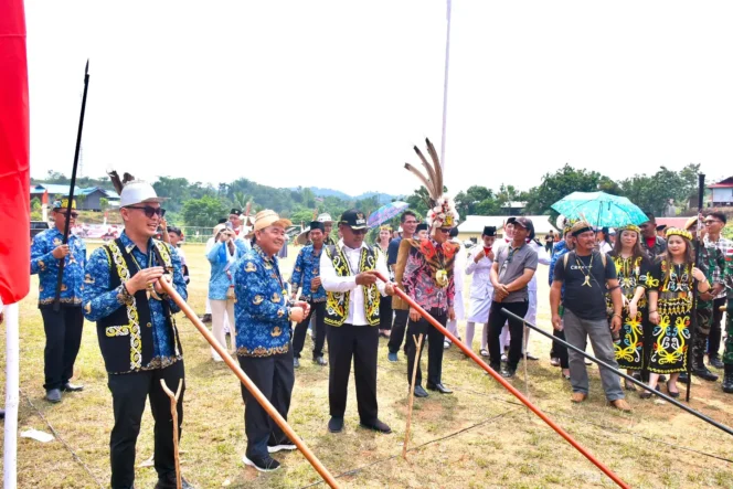 
 Lomba Menyumpit Meriahkan Peringatan HUT Ke-81 Kemerdekaan RI di Wilayah Perbatasan Negara