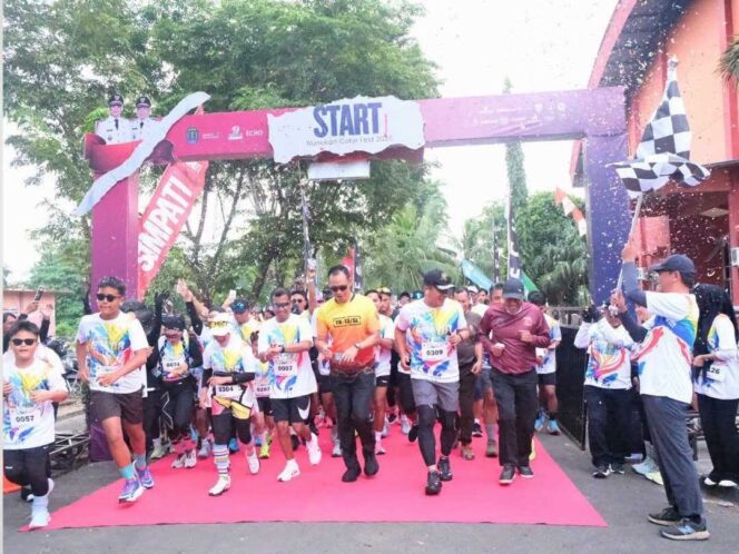 
 Pj Sekda Nunukan Raden Iwan Kurniawan Ikut Berlari dalam Acara Fun Run Color Fest 2026