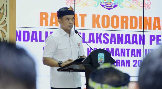 RAKORDAL : Sekprov Kaltara, H. Denny Harianto, S.E., M.M., saat membuka Rapat Rakordal Pelaksanaan Pembangunan Provinsi Kaltara Tahun Anggaran 2026 di Ruang Serbaguna Gedung Gabungan Dinas, Rabu (5/8).