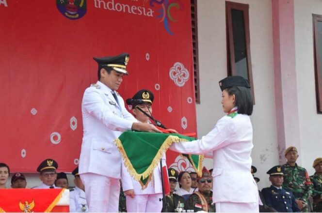
 Tiupan Trompet Menggema di Lapangan Omega, Upacara HUT ke-81 RI di Krayan Raya Berlangsung Khidmat