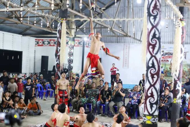 
 “Meloncat Menjaga Budaya”. Kamran Daik Dorong Tradisi Sumingkawot Jadi Agenda Tahunan Budaya Dayak Tahol