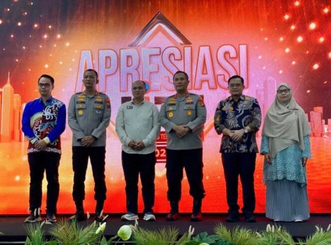 
 Keren! Bupati Malinau Wempi W. Mawa Sabet Penghargaan Tokoh Literasi Digital Nasional 2026