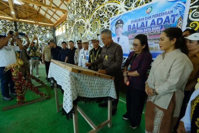 
 Bupati Malinau Resmikan Balai Adat Desa Data Baru dan Gereja GKII El Shadai Long Lembus